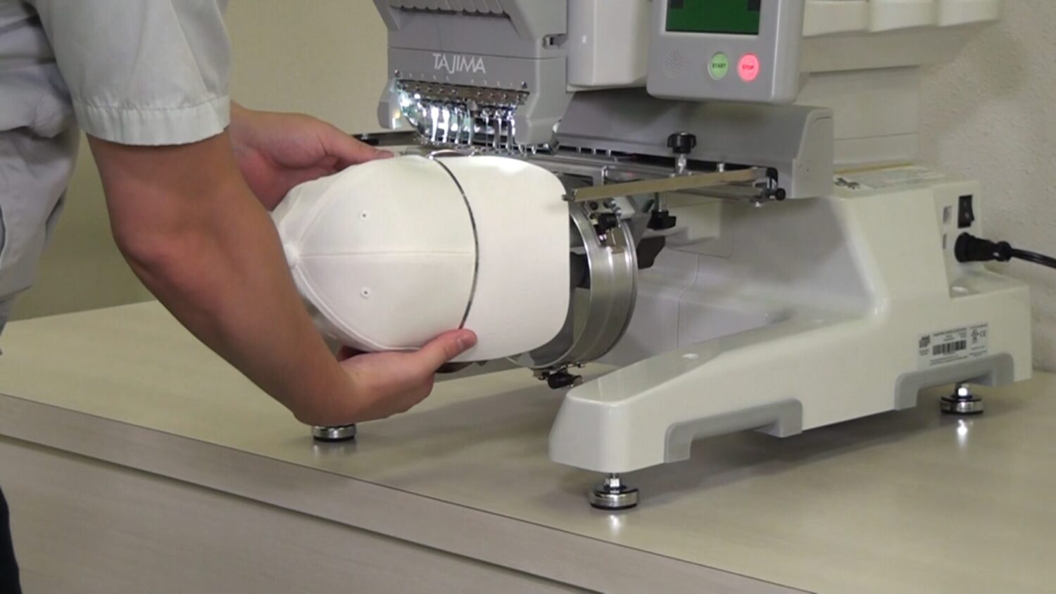 TIPS How to set the cap frame. | TAJIMAG - Tajima Group's Web Magazine